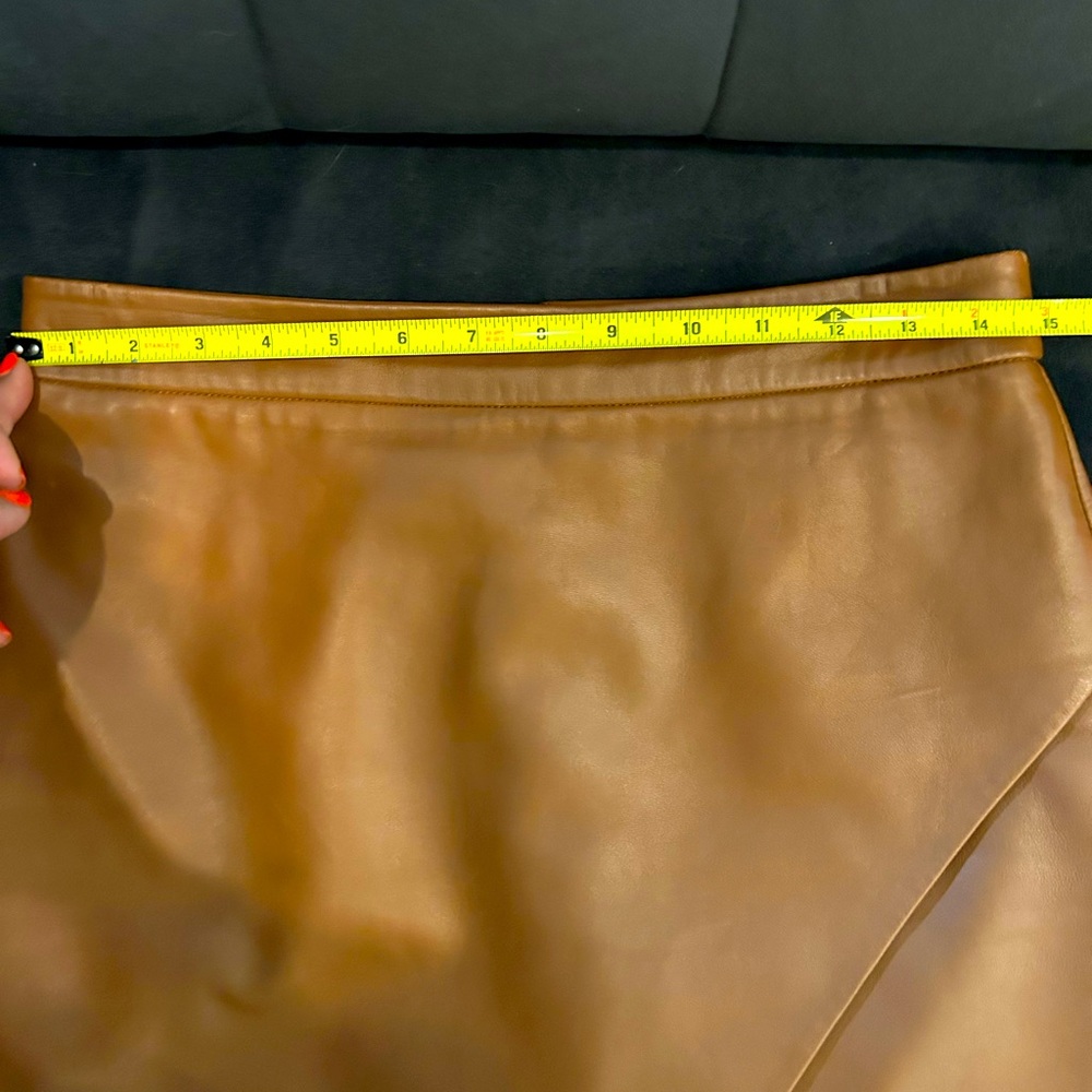Lamb skin leather mini skirt. - Picture 5 of 7